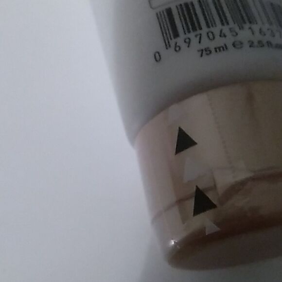 AHAVA Clearing Facial Treatment Mask - Picture 3 of 3